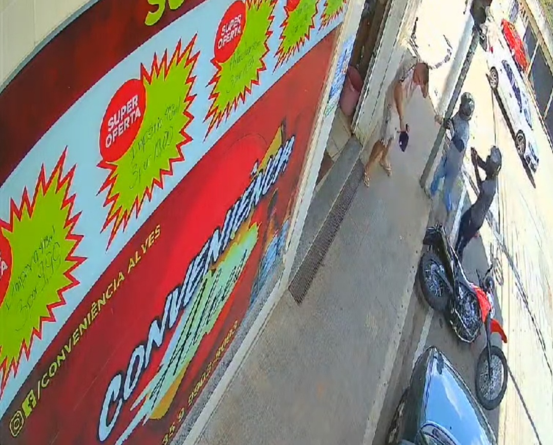 Jovem leva tiro nas costas durante assalto na Peret