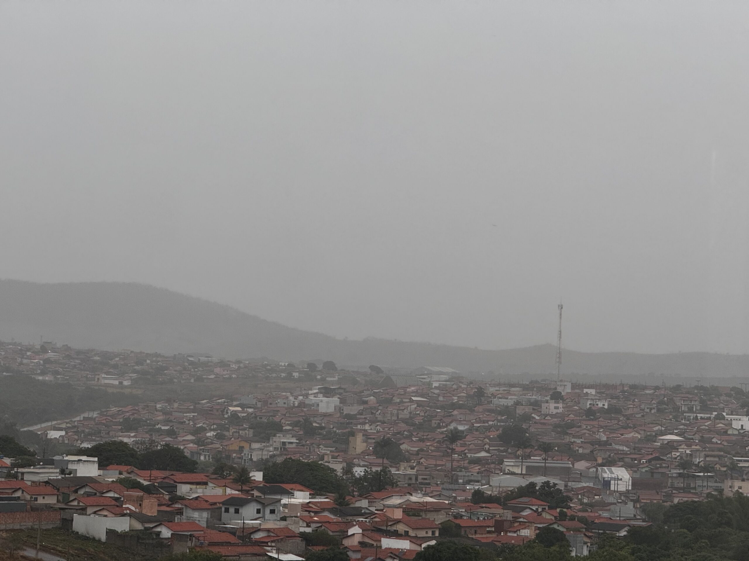 Quinta-feira com chuva e garoa durante todo o dia em Três Pontas