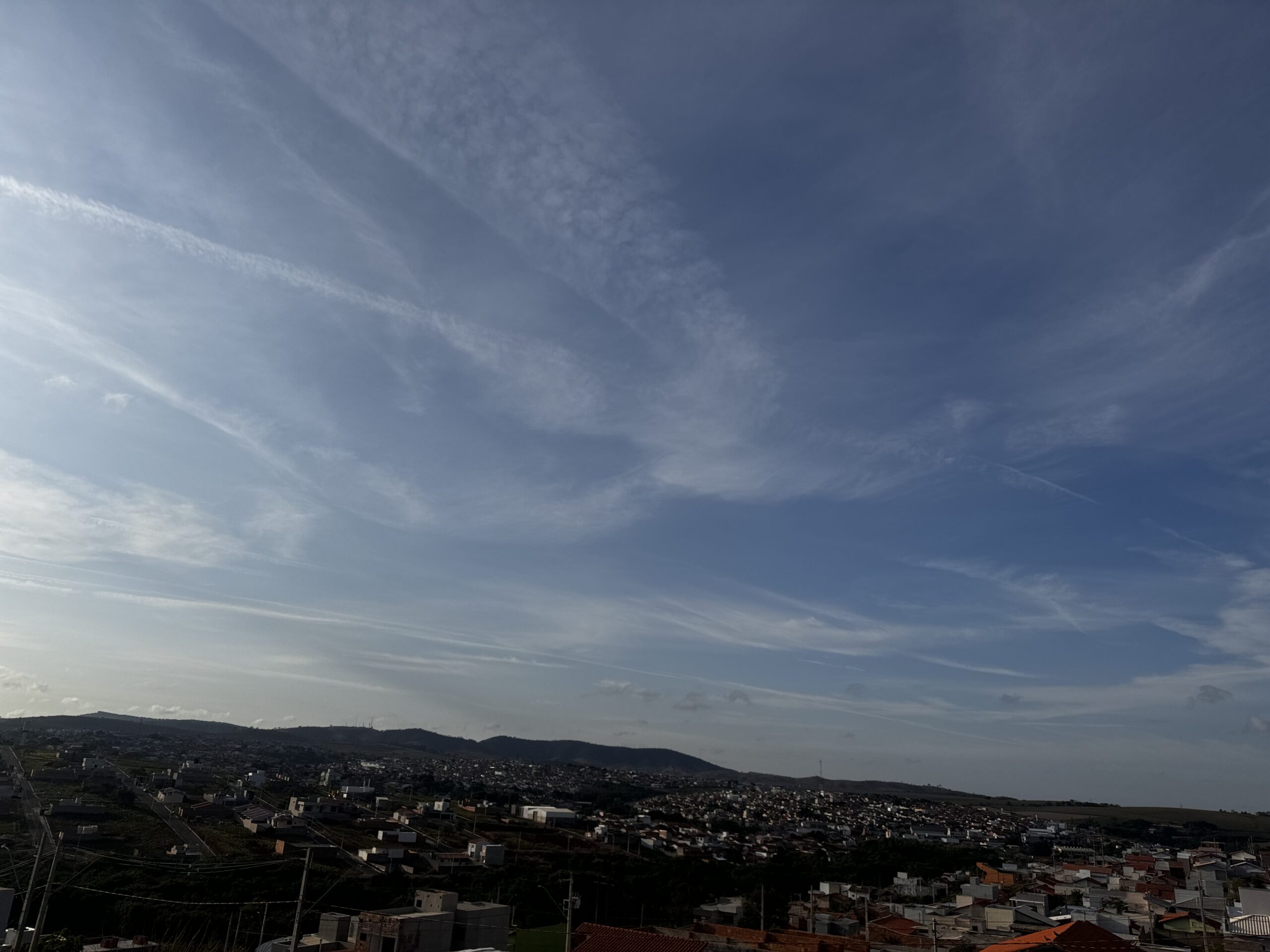 Segunda-feira sem chuva com máxima de 28°C à tarde