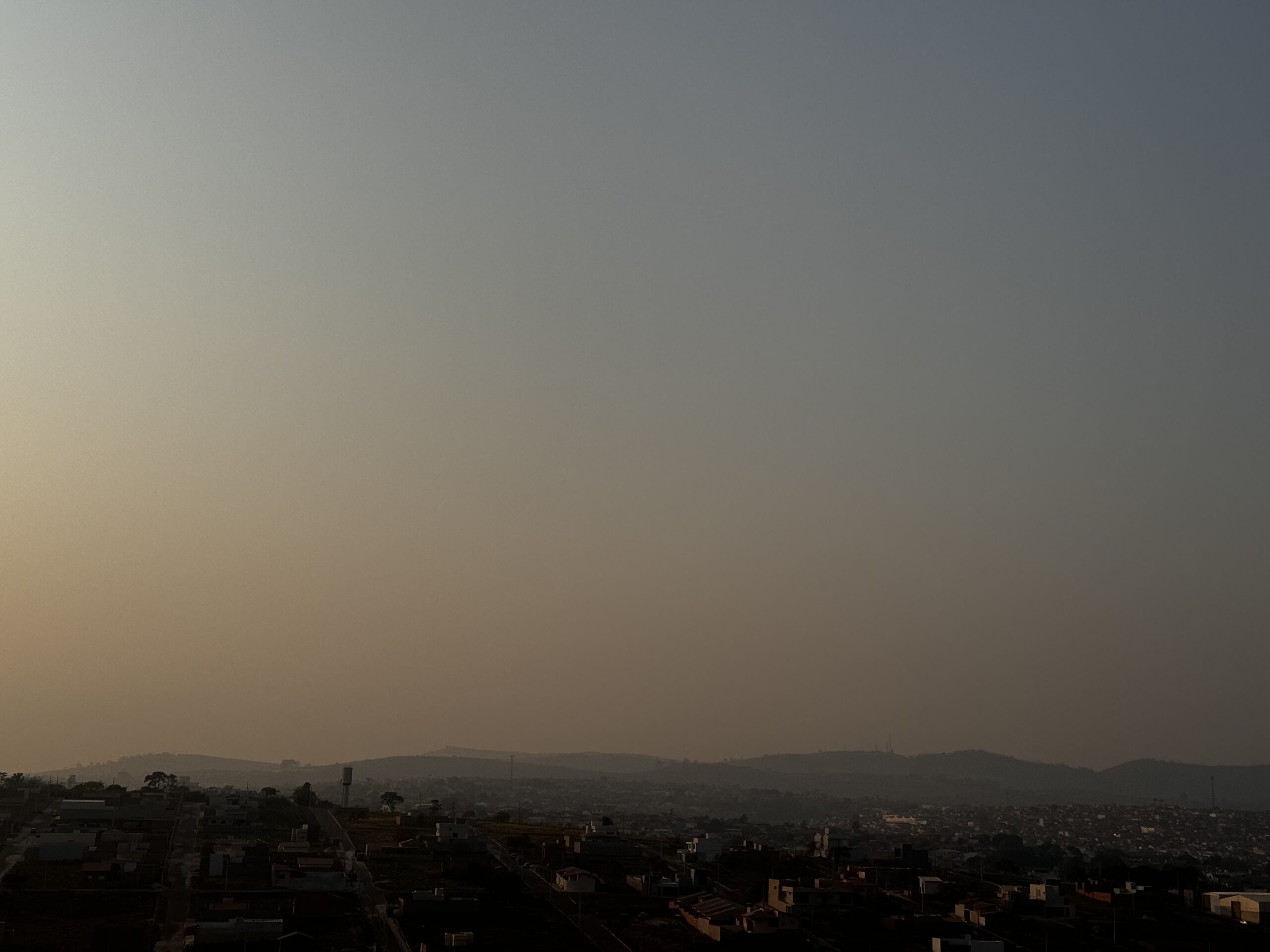Segunda-feira de sol mas sem previsão de chuva