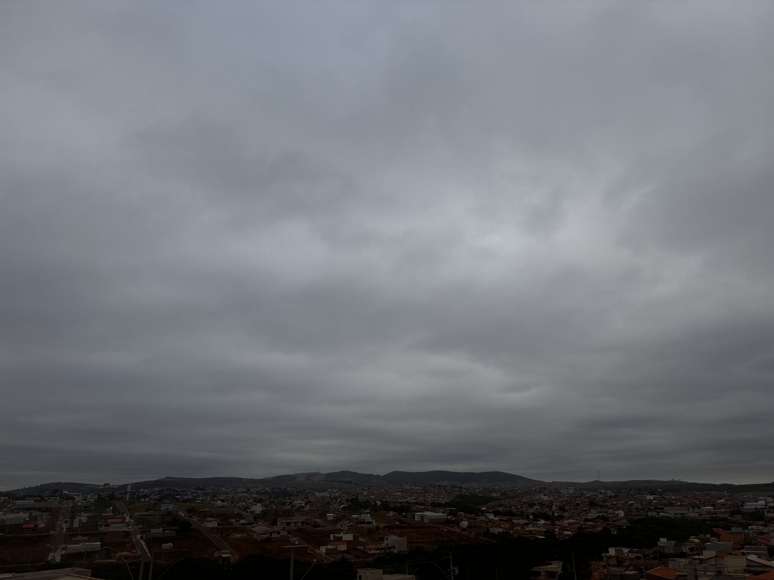Quarta-feira com previsão de chuva para noite