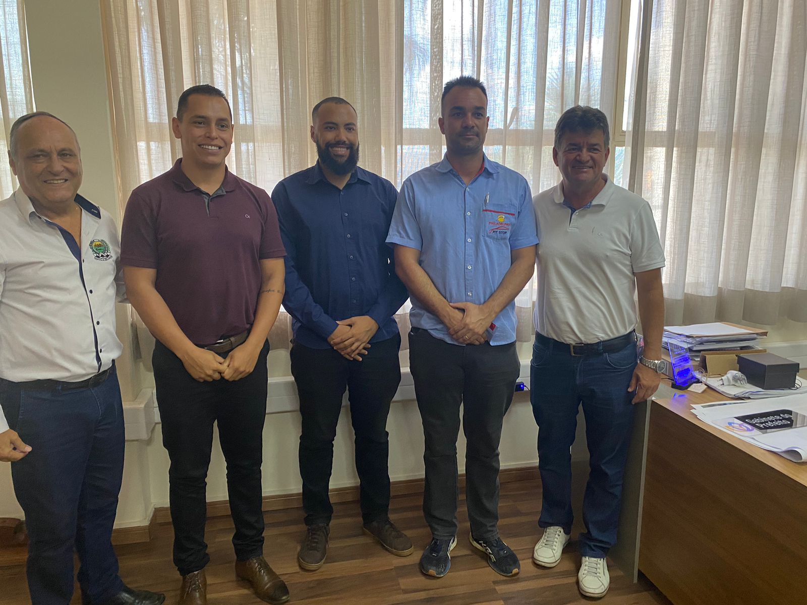 Prefeito eleito Luisinho Silva apresenta equipe de transição em coletiva