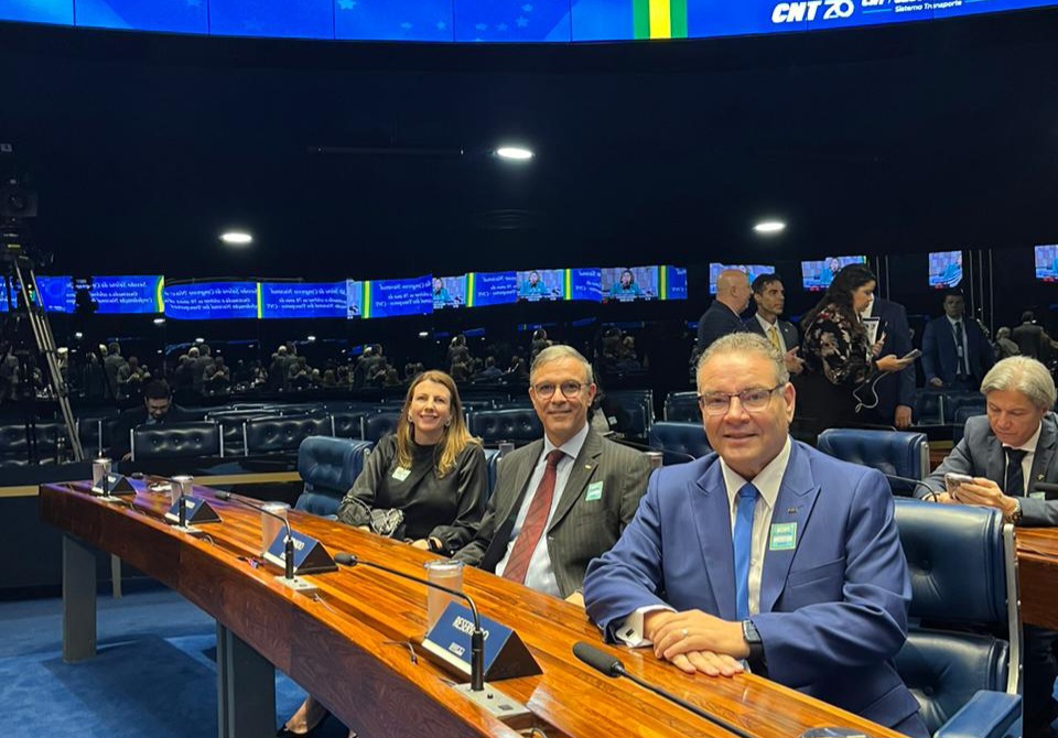 Setenta anos da CNT são celebrados em sessão solene no Congresso Nacional