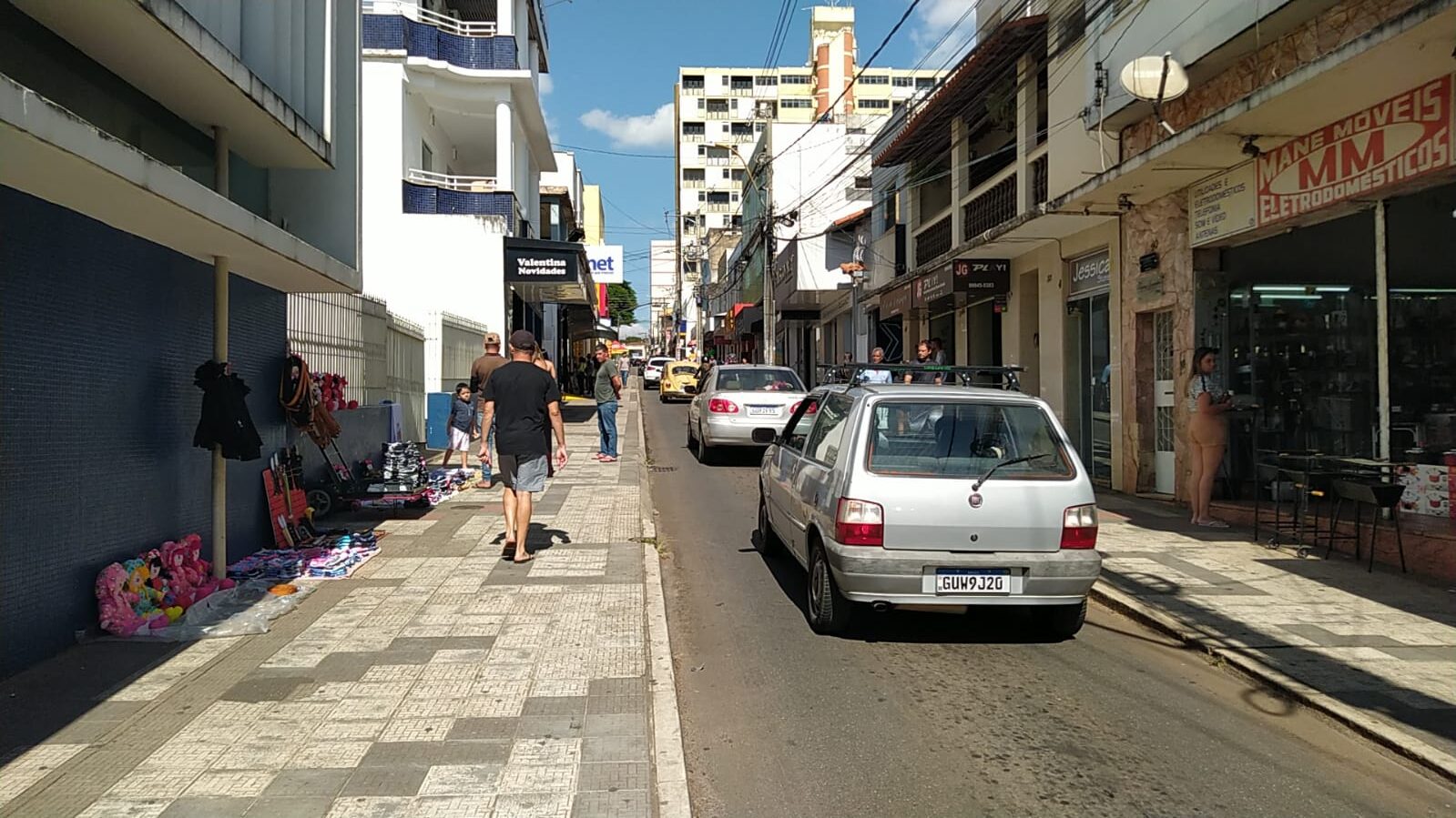 Licenciamento anual de veículos com placas de finais 7, 8, 9 e 0 será exigido em fiscalizações a partir desta sexta-feira