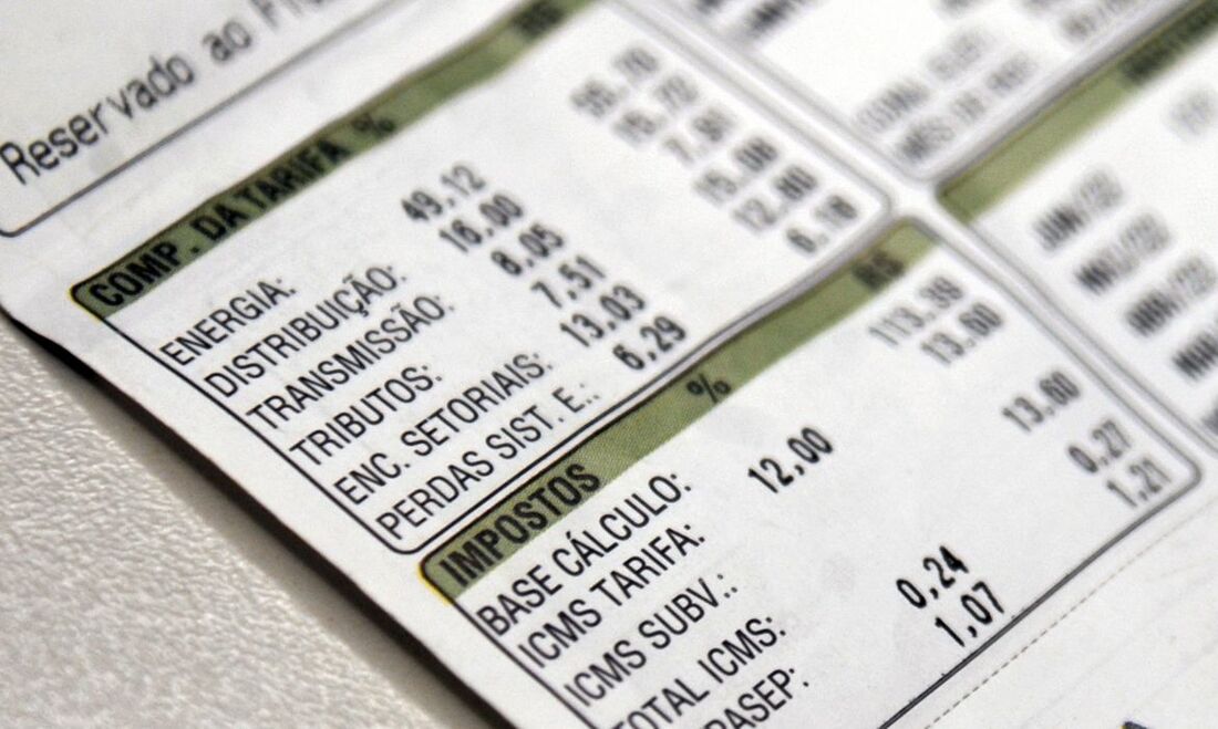 Conta de energia elétrica fica mais cara a partir de hoje