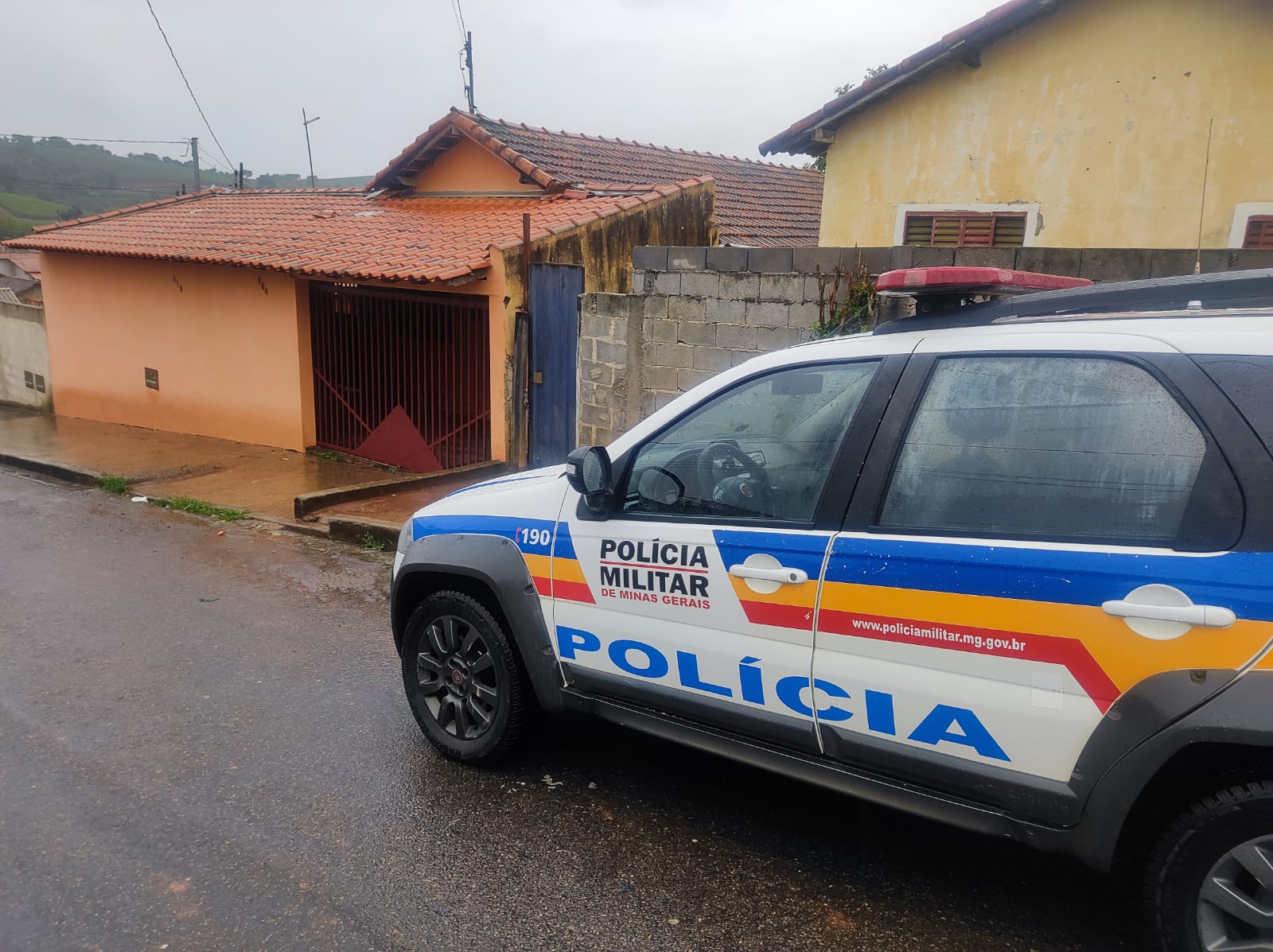 Menor de 16 anos é apreendido enquanto vendia drogas no bairro Santa Inês