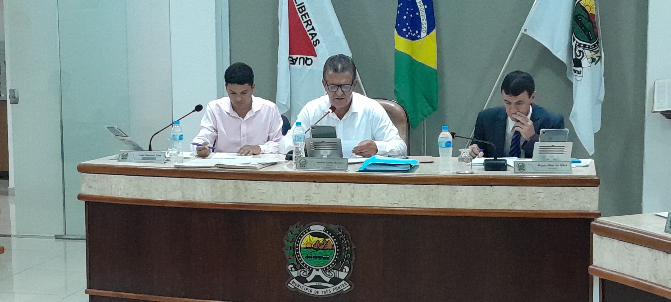 Câmara aprova orçamento de R$282 milhões para Luisinho com 25% de suplementação
