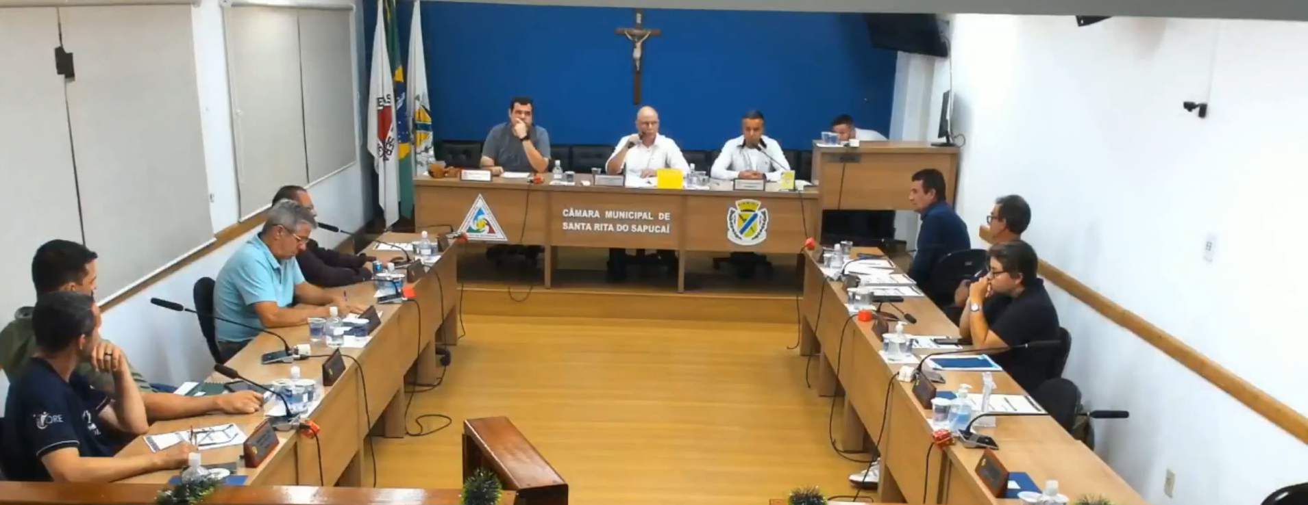 Câmara revoga aumento de 83,6% no salário dos vereadores de Santa Rita do Sapucaí