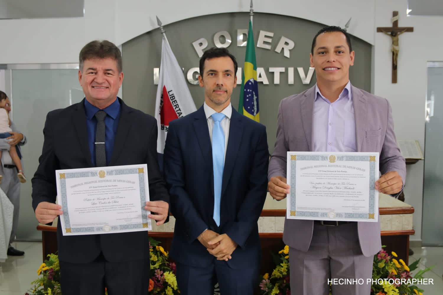 Justiça Eleitoral diploma os eleitos de Três Pontas e Santana da Vargem