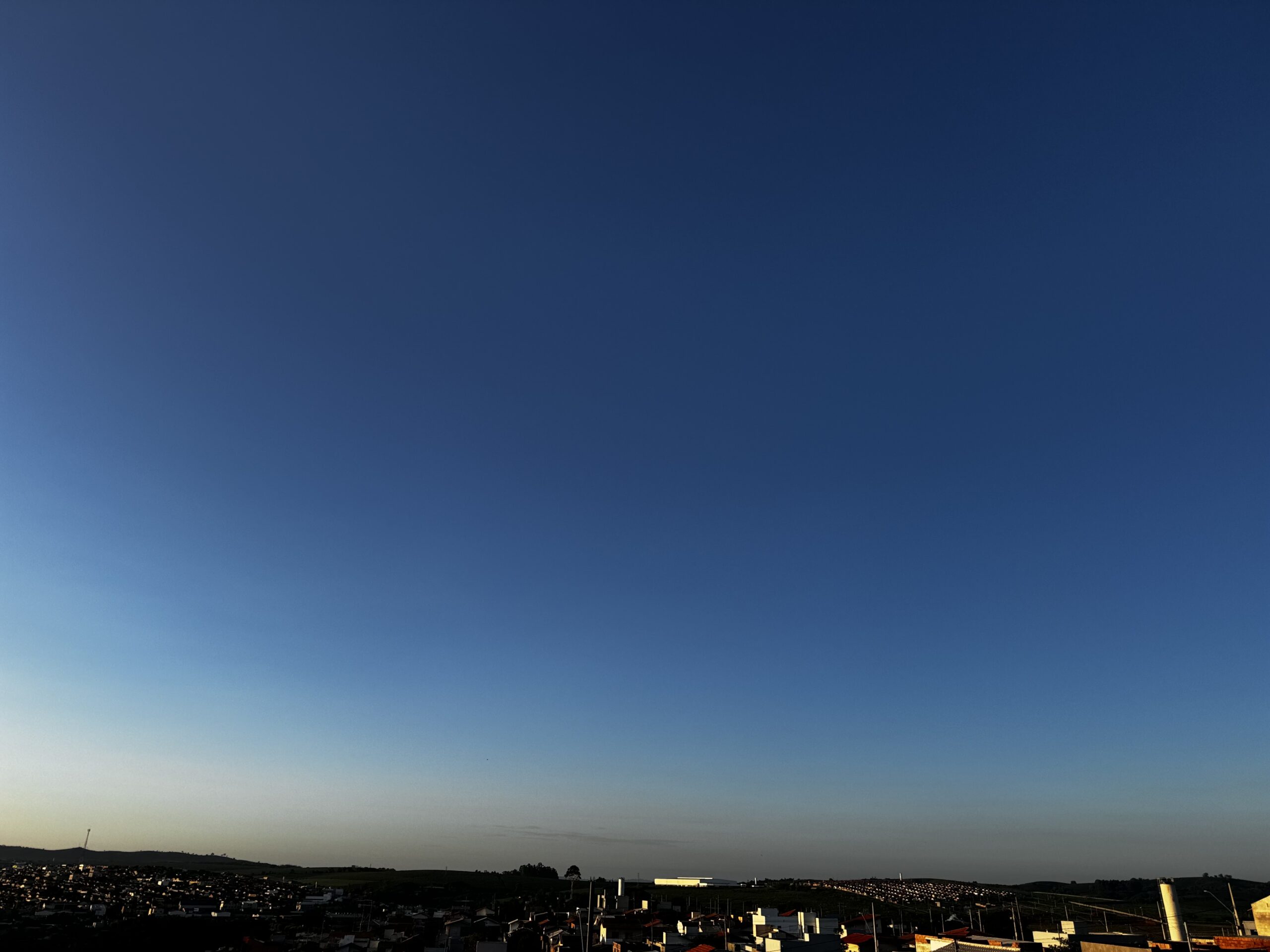 Quarta-feira de sol durante todo o dia