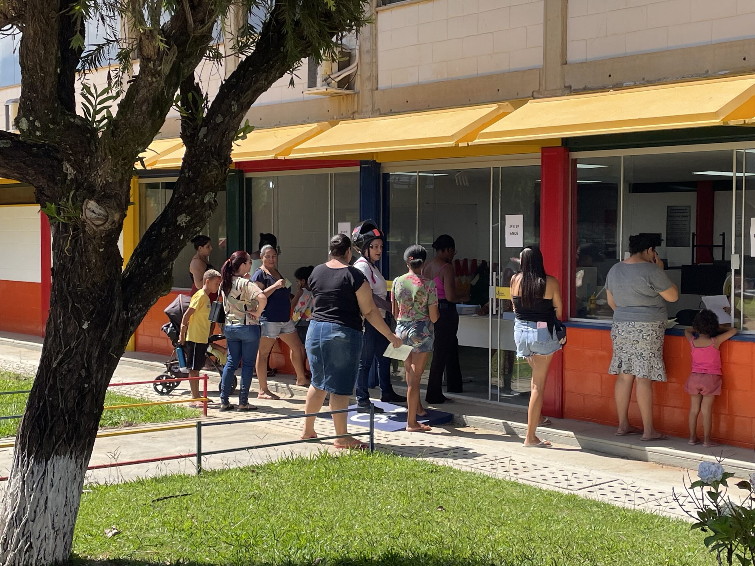 Prefeitura começa a distribuir o Cartão Educação