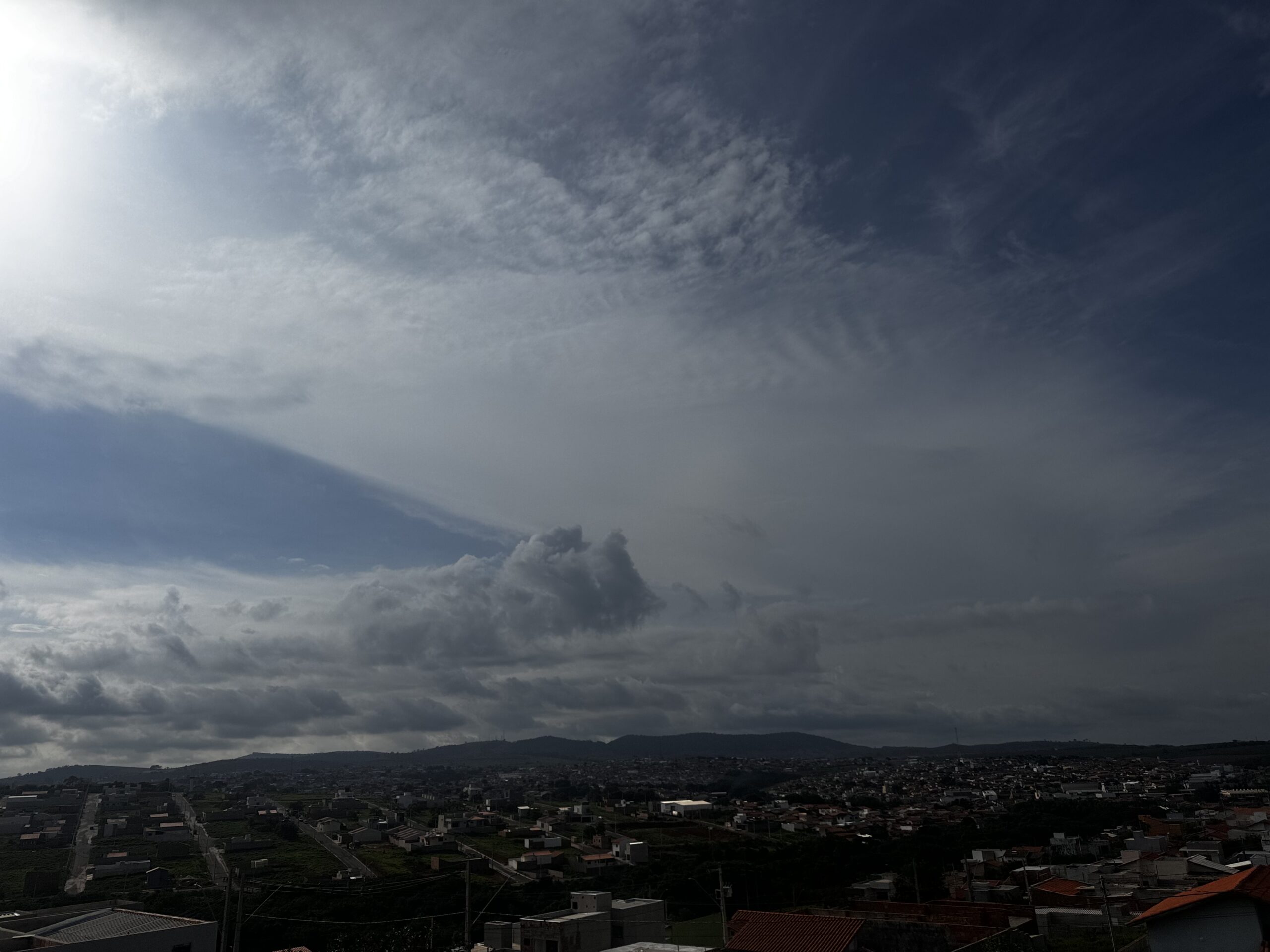 Quarta-feira de sol com possibilidade de chuva