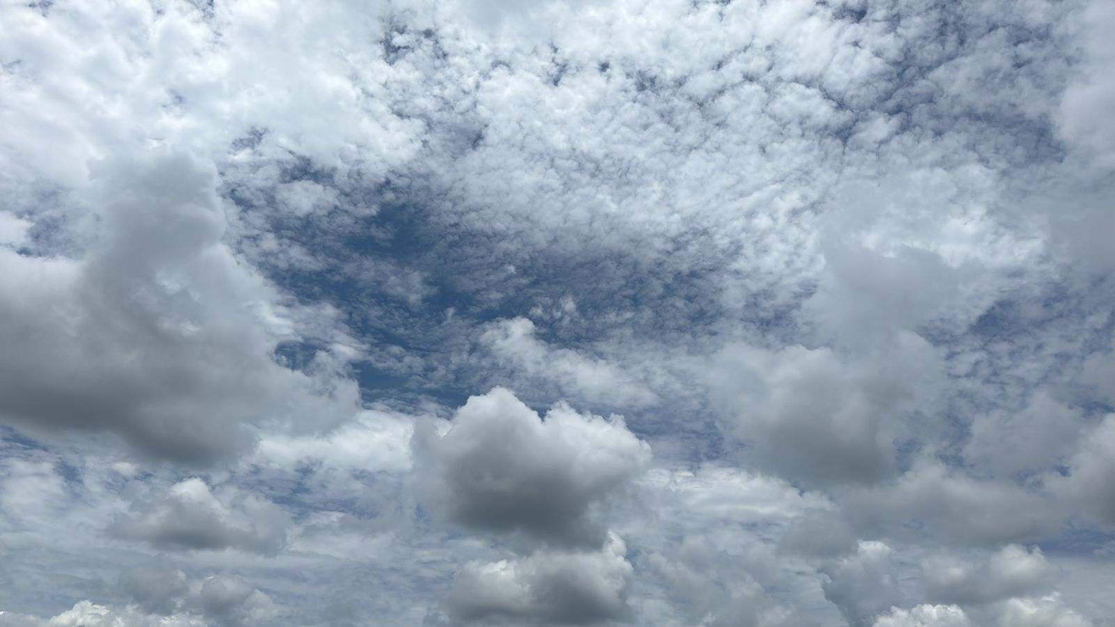 Terça-feira de sol e pancadas de chuva em Três Pontas