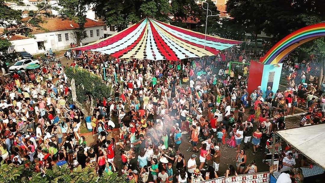 Carnaval 2025 em Três Pontas: Sol e calor predominam na folia