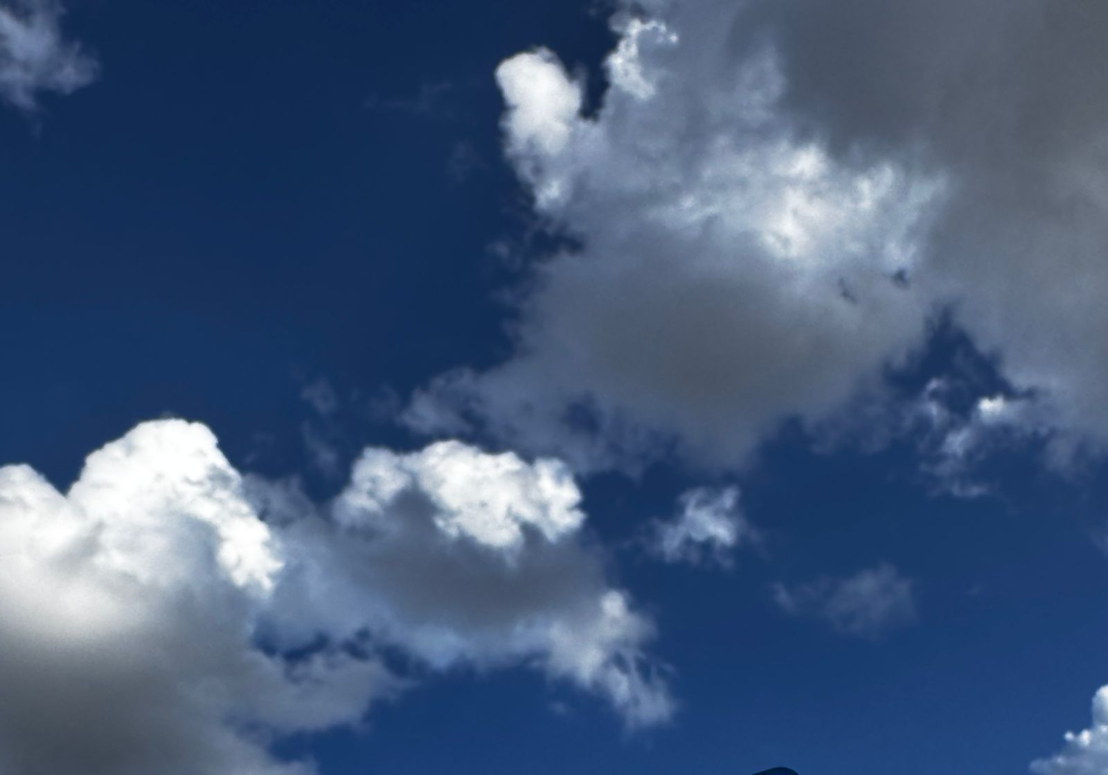 Quarta-feira de sol com nuvens e períodos de céu nublado