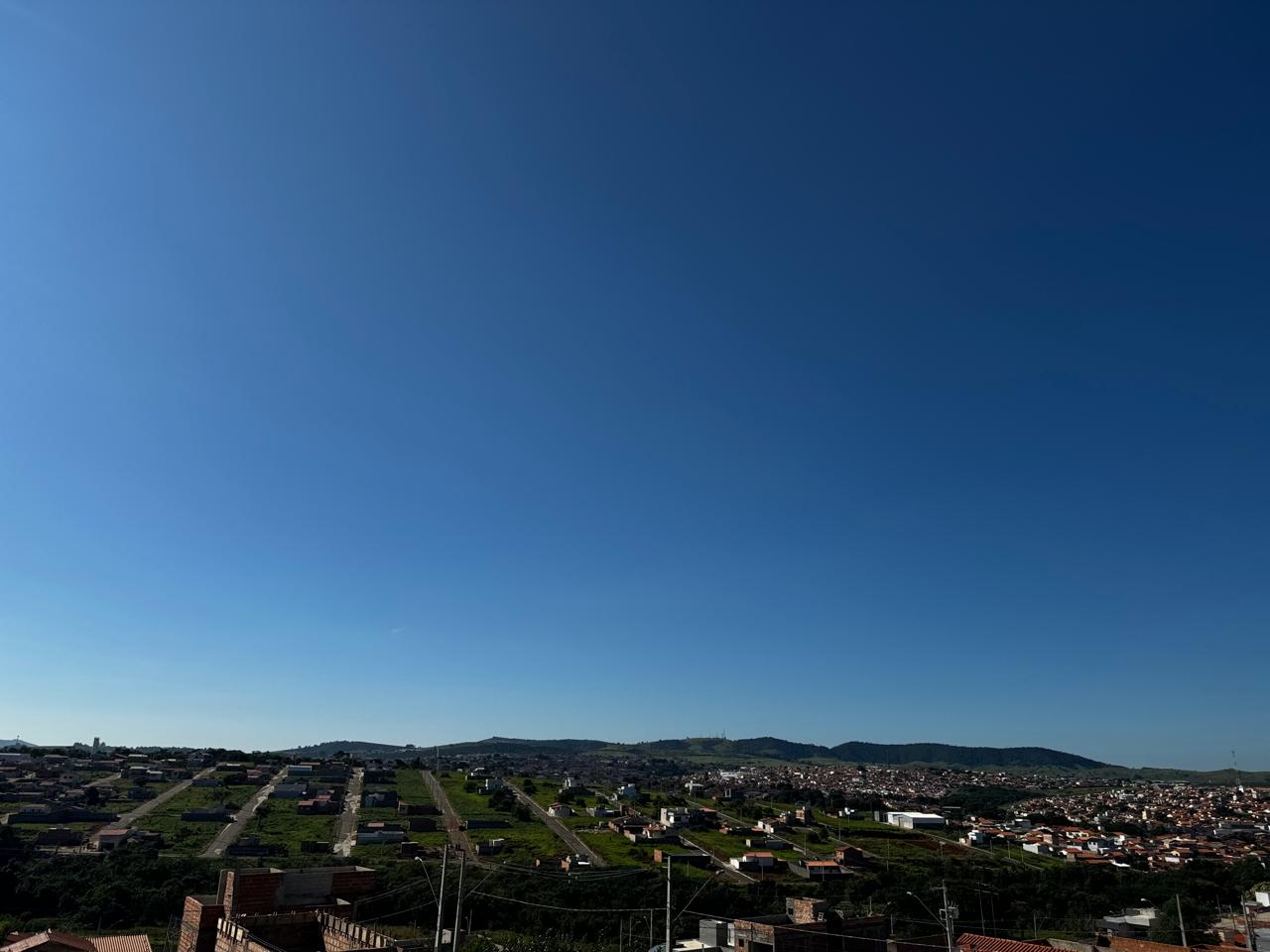 Quinta-feira de calor: nevoeiro matinal cede lugar ao sol