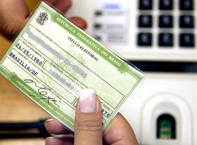 Eleitores de Três Pontas e Santana da Vargem podem ter títulos cancelados por ausência nas urnas