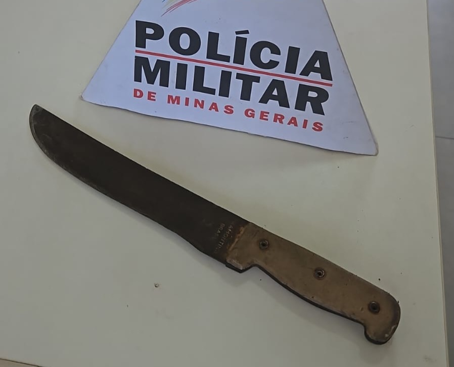Dupla invade supermercado de madrugada e furta chocolates e isqueiros