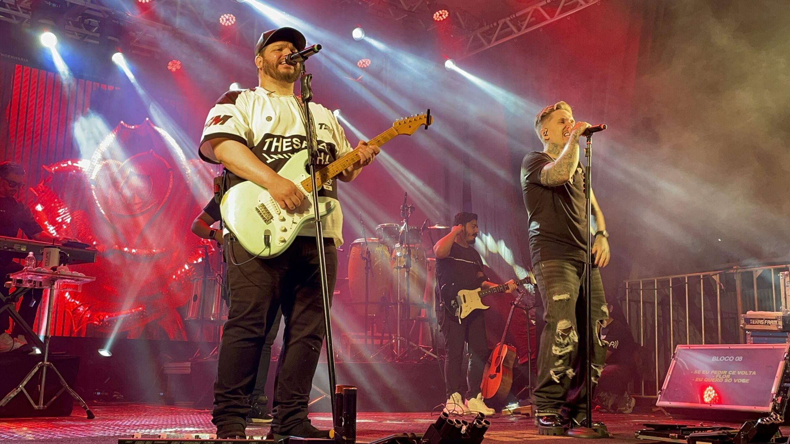 Do sertanejo ao axé: Felipe e Rodrigo fazem o melhor show do Carnaval de Três Pontas