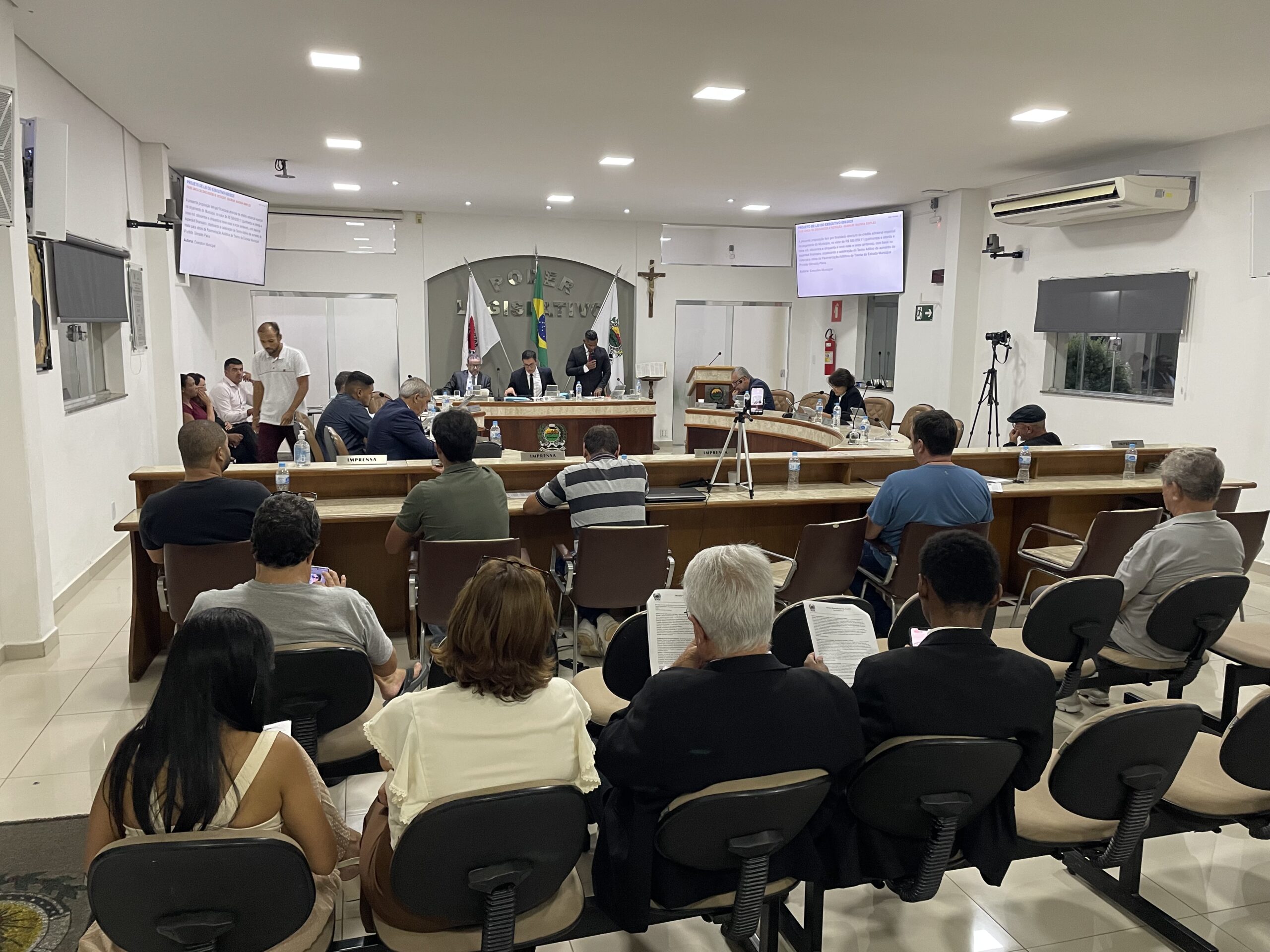 Câmara Municipal aprova 21 projetos, com foco em saúde e infraestrutura