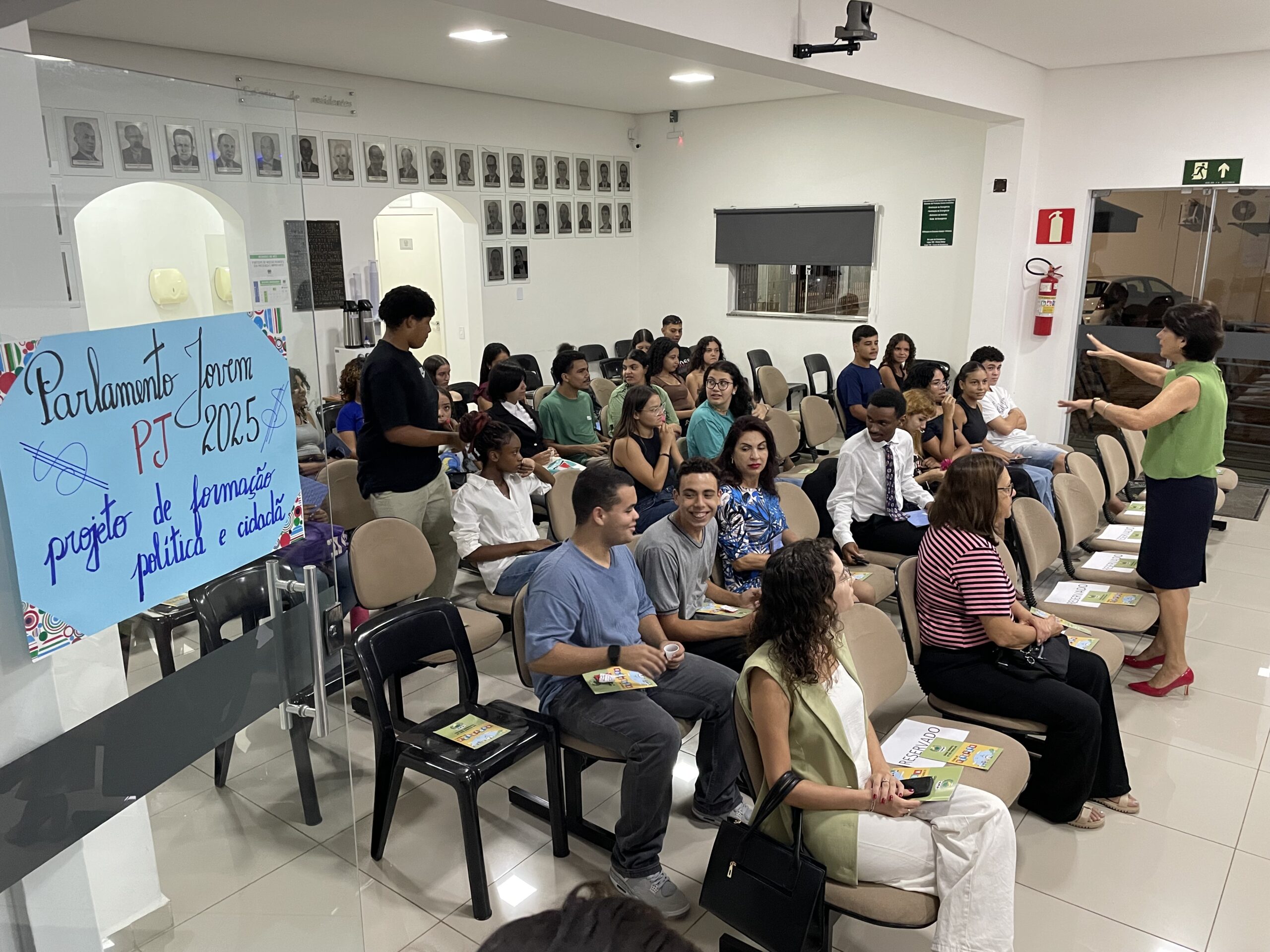 “Parlamento Jovem 2025”: Formação cidadã e política transformam o futuro da juventude trespontana