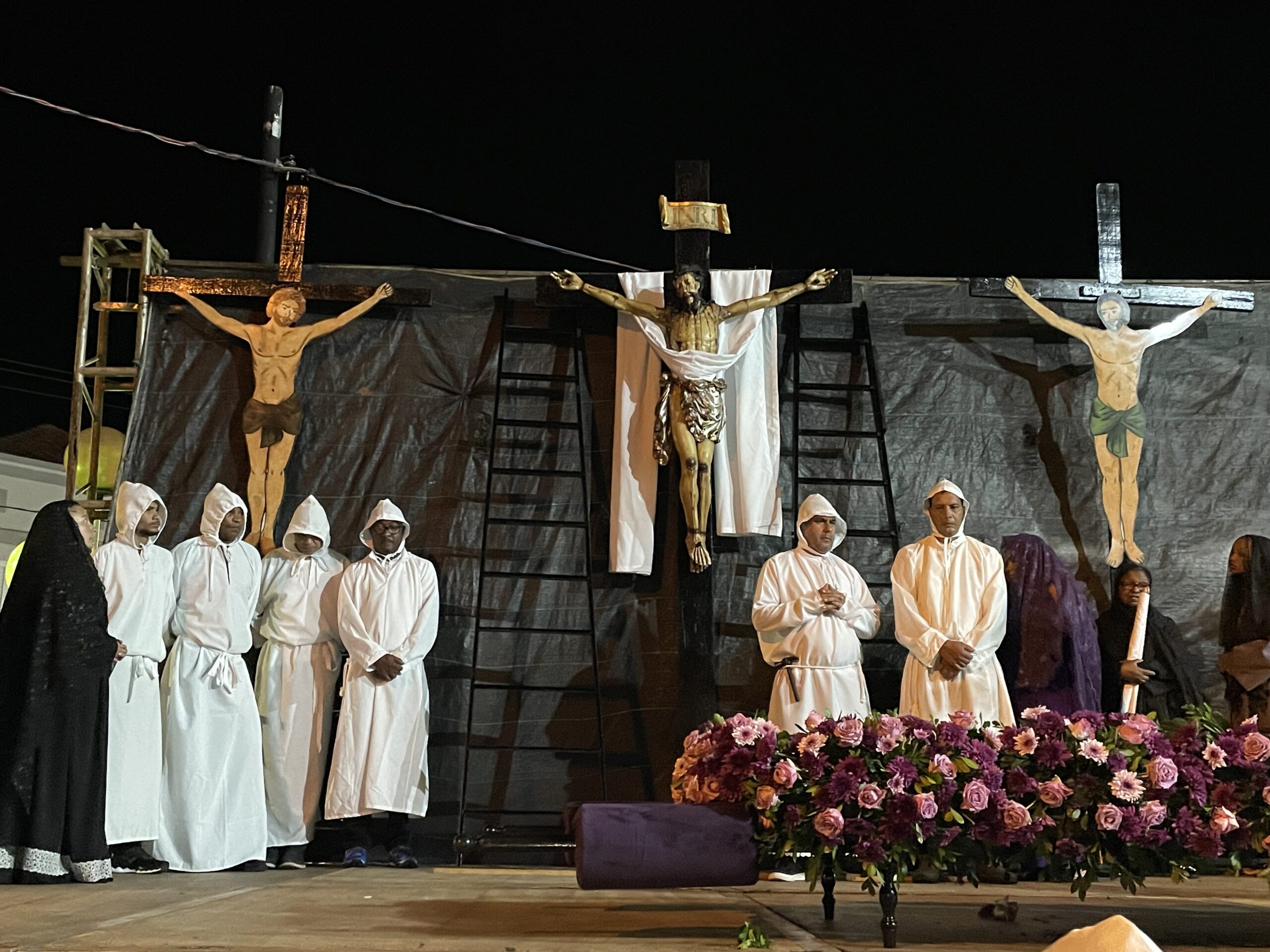 Três Pontas revive a Paixão de Cristo com fé, silêncio e um chamado à compaixão pelos mais esquecidos