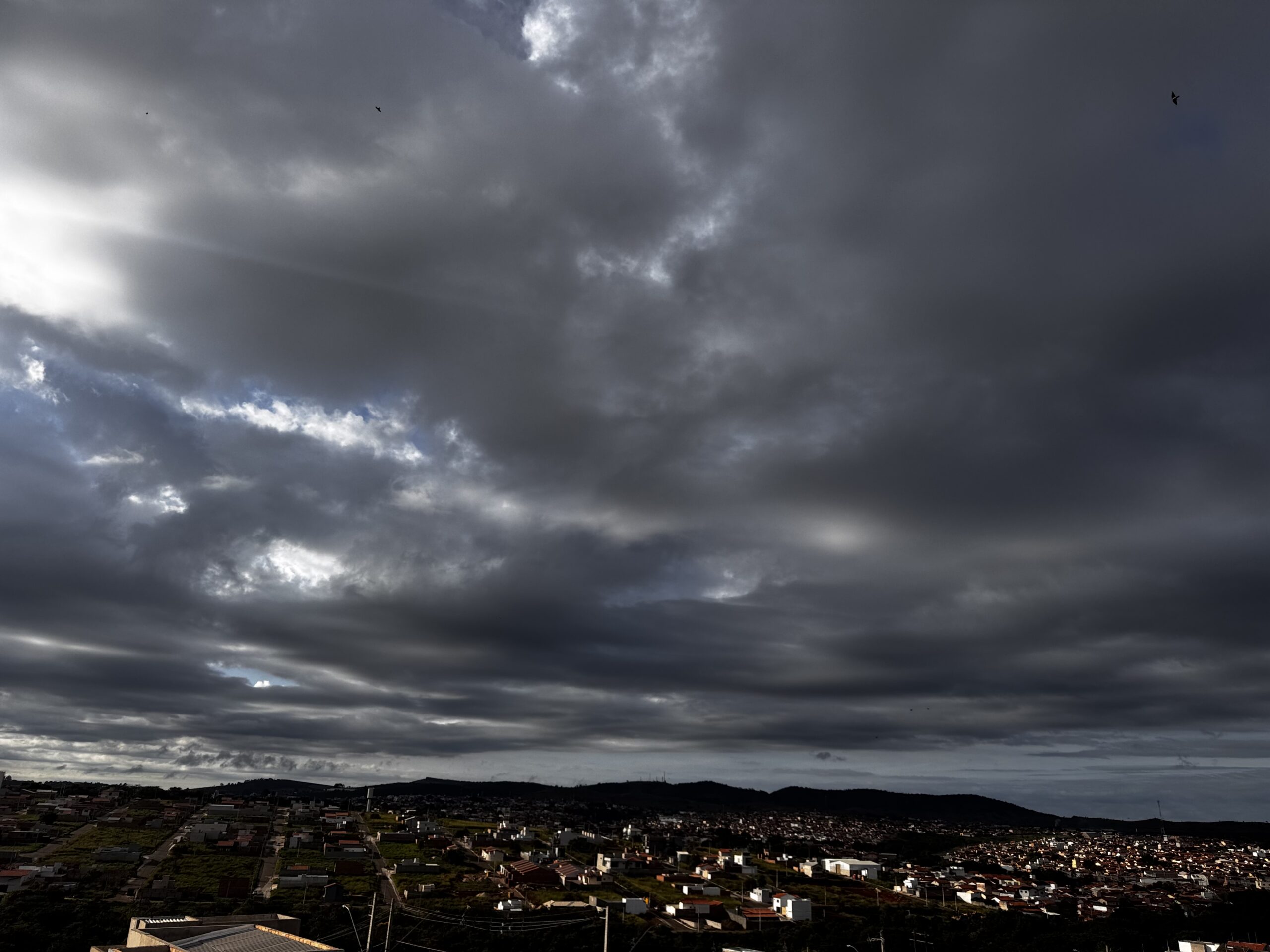 Terça-feira de clima ameno e possibilidade de chuva passageira em Três Pontas
