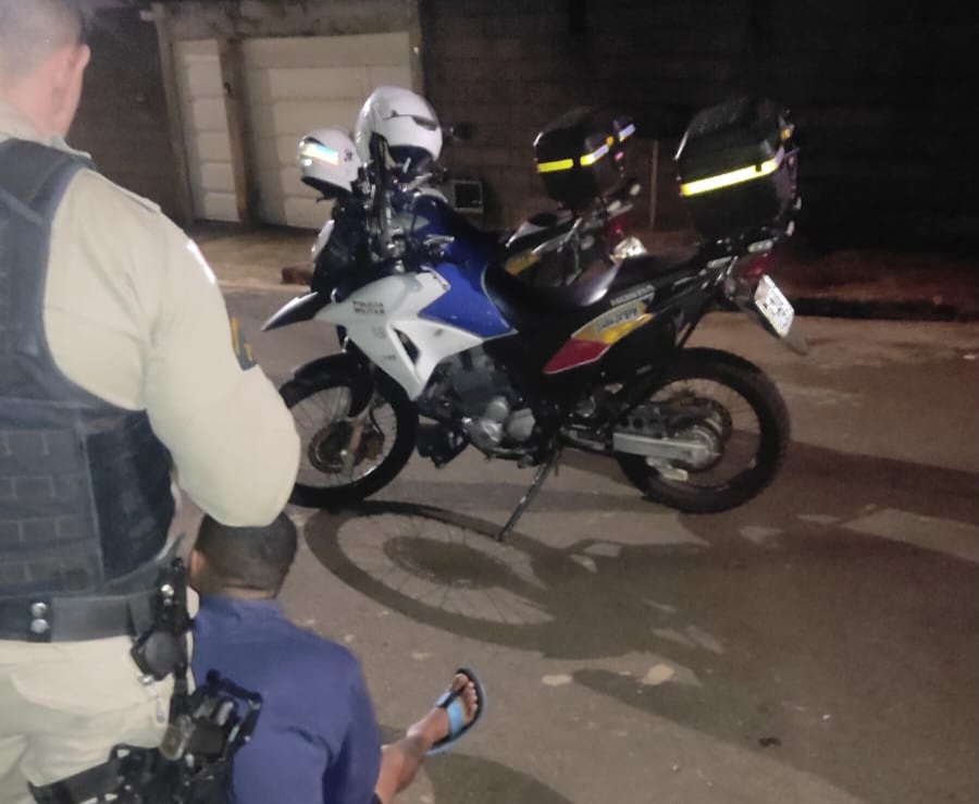 Polícia Militar prende jovem com mandado judicial, envolvido em mais de 100 ocorrências em Três Pontas