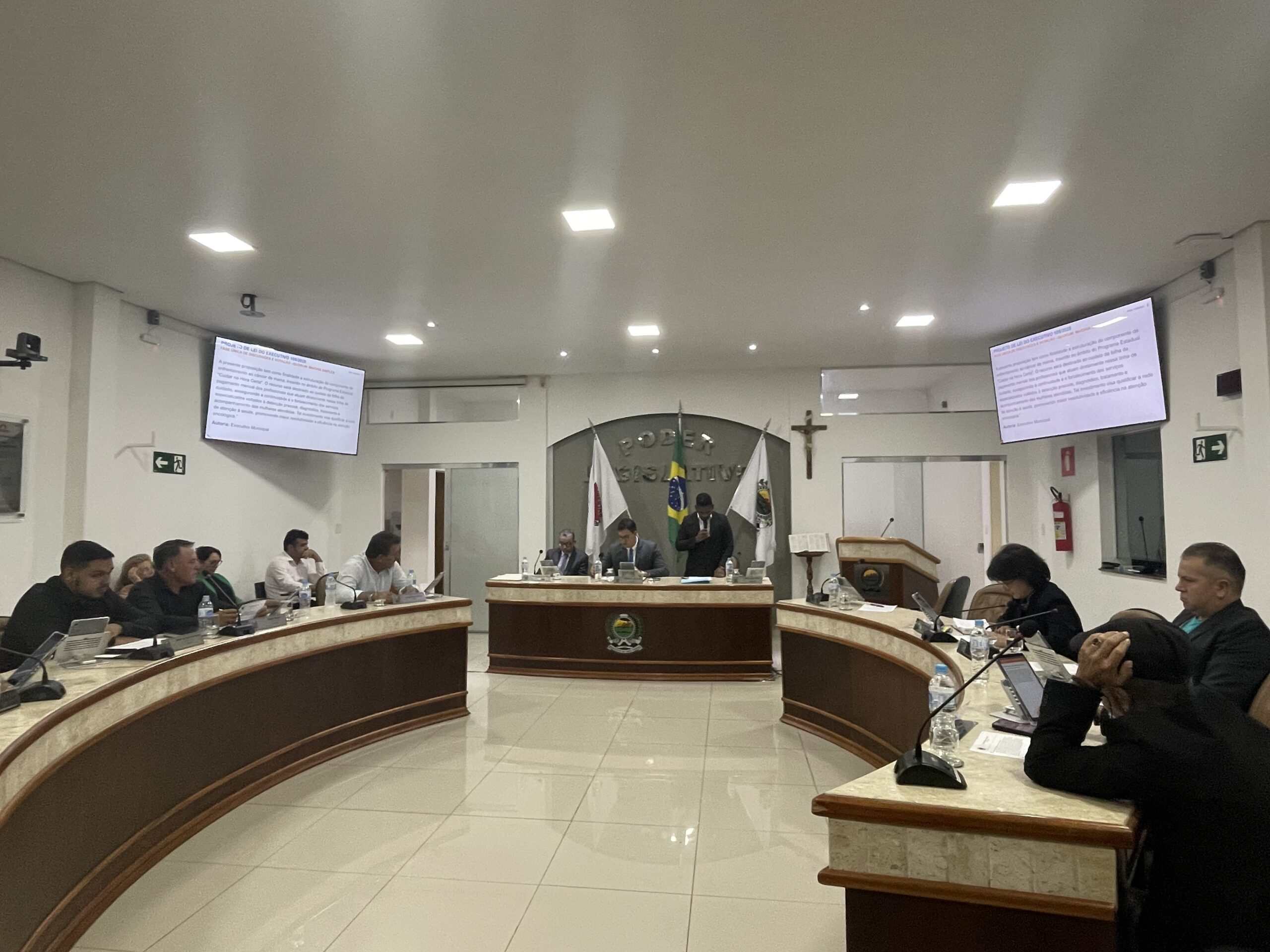 Câmara aprova projeto que abre caminho para Executivo realizar concurso público municipal