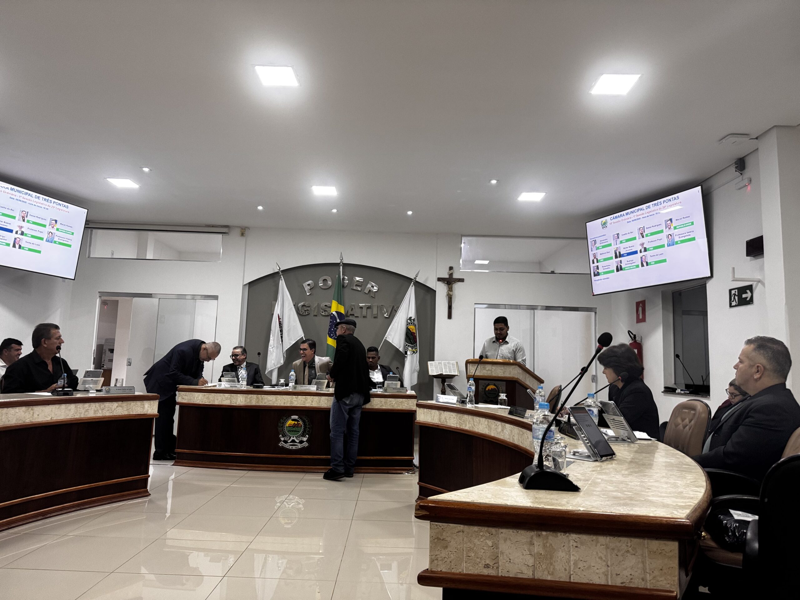 Vereadores focam discursos em habitação social e políticas públicas