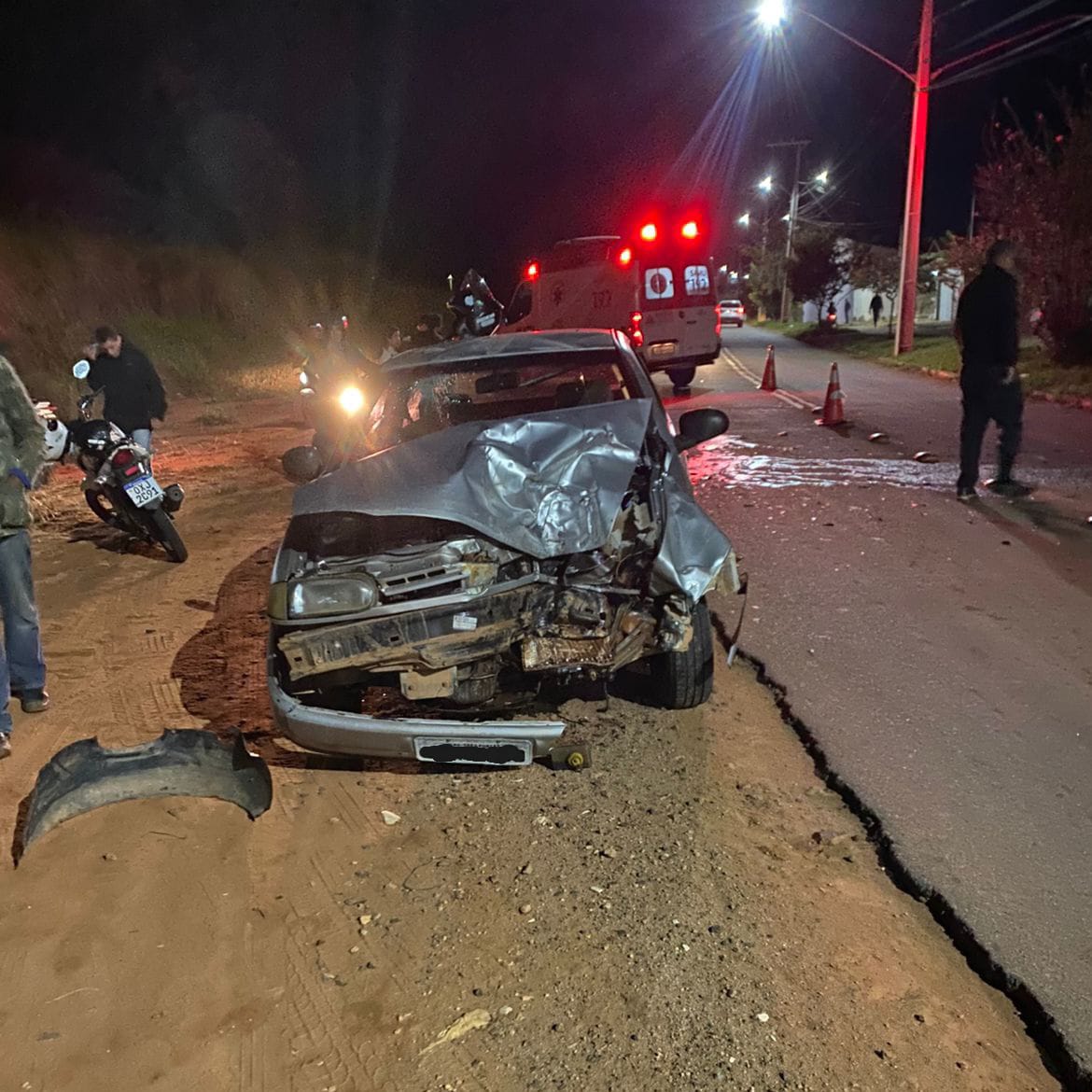 Condutores inabilitados batem de frente no bairro Jardim das Acácias