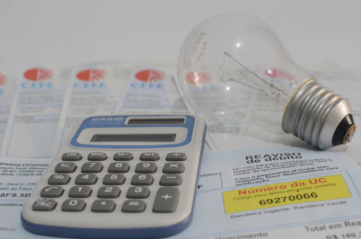 Bandeira vermelha: conta de luz aumenta R$ 4,46 para cada 100 quilowatts-hora (kWh)