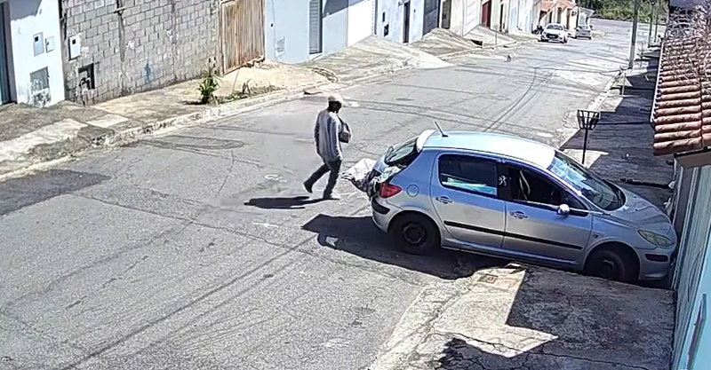 Ladrão furta carro em plena luz do dia em Varginha e veículo é encontrado em Três Pontas
