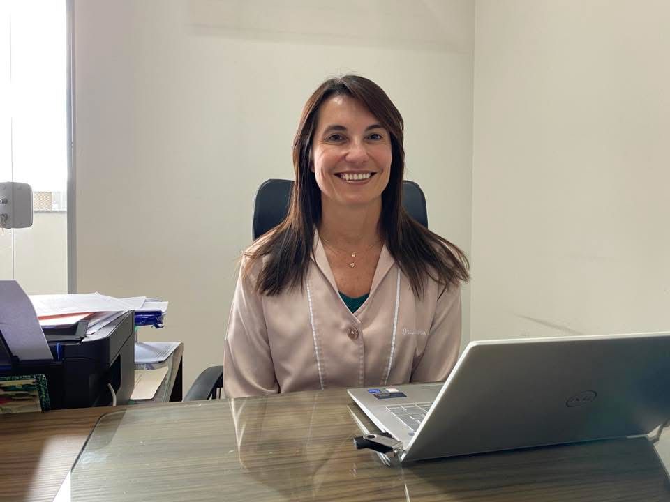 ESTÁ COM DORES?  Dra. Débora Lins vai esclarecer sobre este assunto e você pode participar