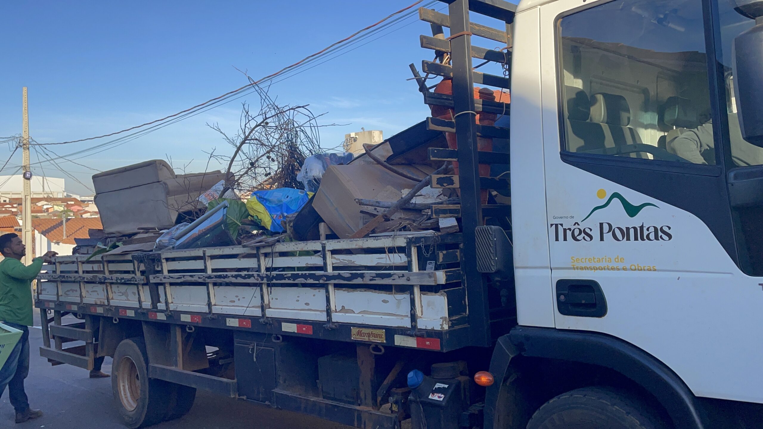 Sábado é dia de limpeza: Bota Fora atende aos bairros Jardim das Acácias e Azarias Campos