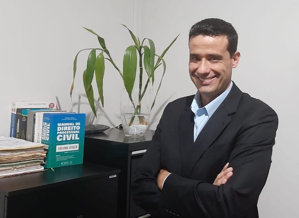 ESPAÇO JURÍDICO – Cresce número de golpes com FALSAS intimações judiciais recebidas através de e-mails e WhatsApp