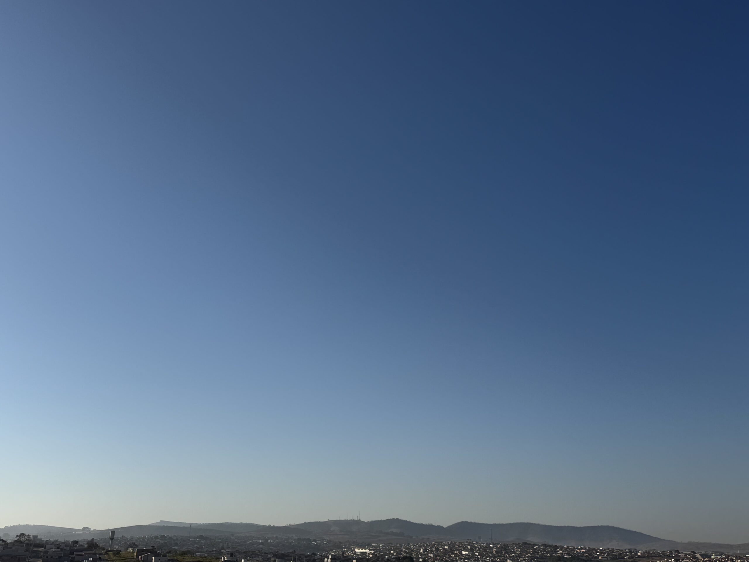 Sexta-feira com calor e chance de pancadas de chuva em Três Pontas