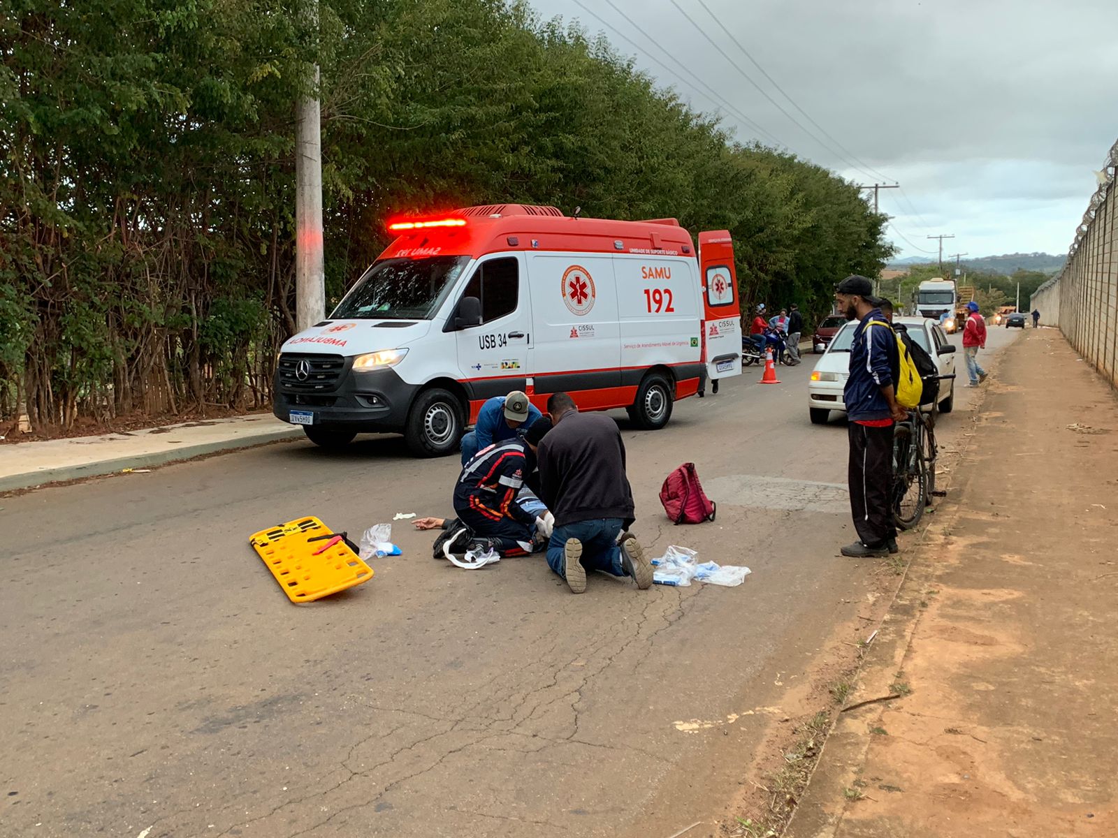 Acidente deixa duas pessoas feridas na avenida de acesso ao Foguetinho