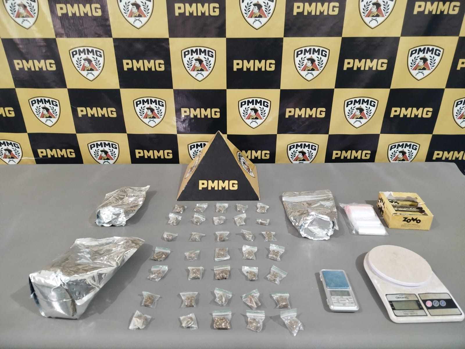 Mulher é presa por tráfico de drogas em Campo Belo