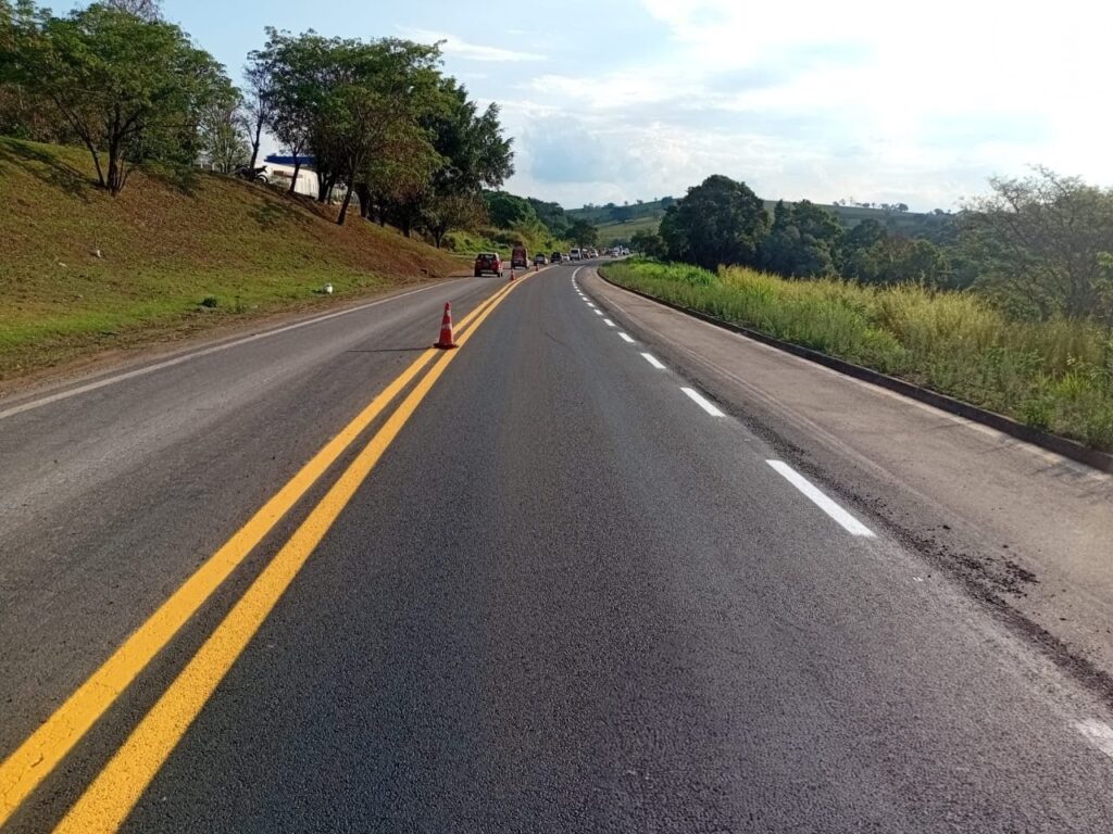 Concessionária fará melhorias nas rodovias em período noturno com Pare e Siga