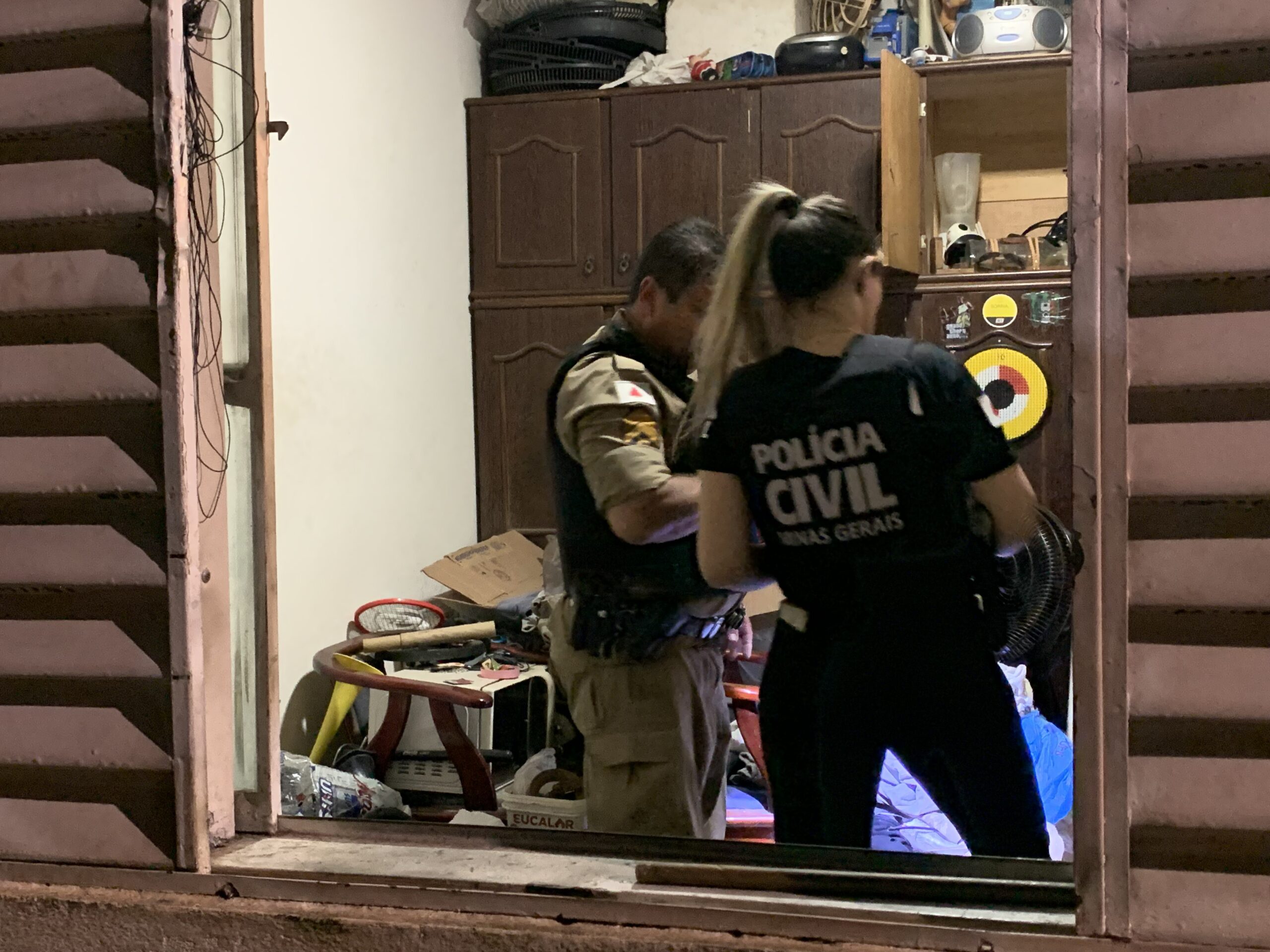 Polícias Civil e Militar prendem três e desarticulam grupo envolvido com o tráfico no bairro Padre Vitor