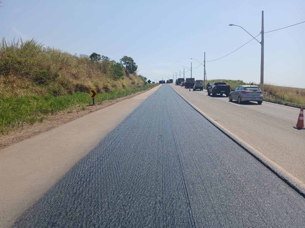 PR Vias do Café programa frentes de melhorias viárias com sistema de Pare e Siga em 6 rodovias nesta semana