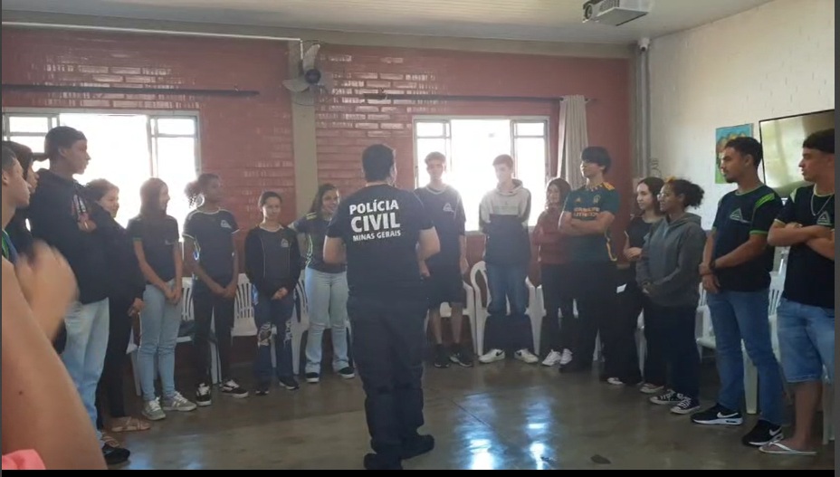 Polícia Civil e Conselho Tutelar iniciam projeto de prevenção a conflitos entre estudantes em Três Pontas