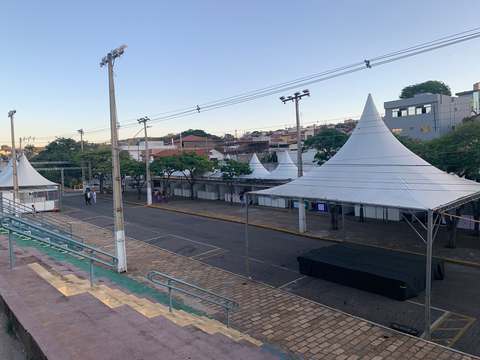 ‘Sextou’ com a festa 3 em 1 em Três Pontas