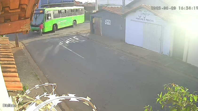 Idoso atropelado por ônibus morre após meses internado; empresa diz que prestou assistência