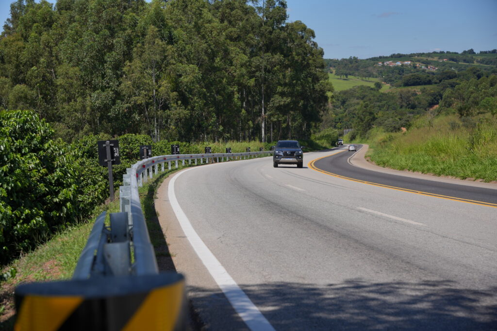 Concessionária tem 18 frentes de obras em rodovias de 20 municípios