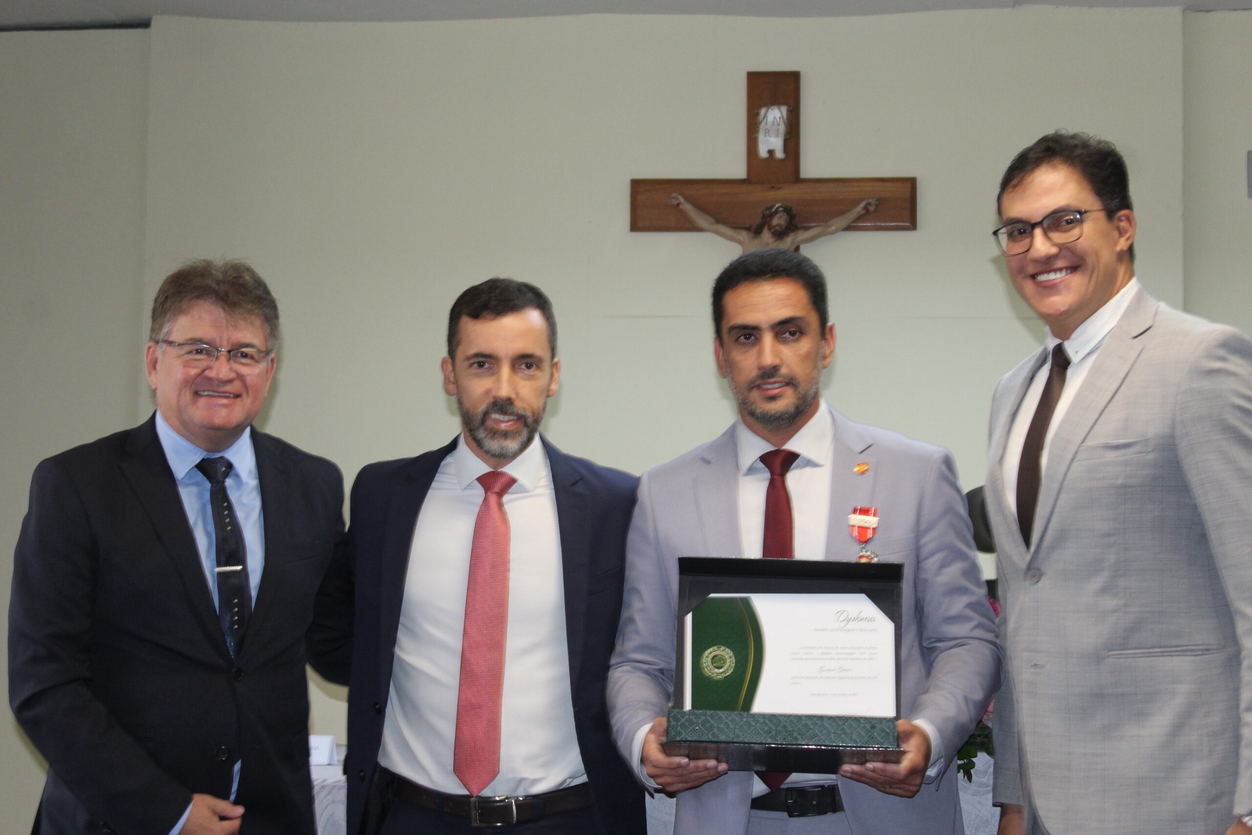 Delegado Gustavo Gomes recebe a mais alta honraria do Poder Judiciário em Três Pontas