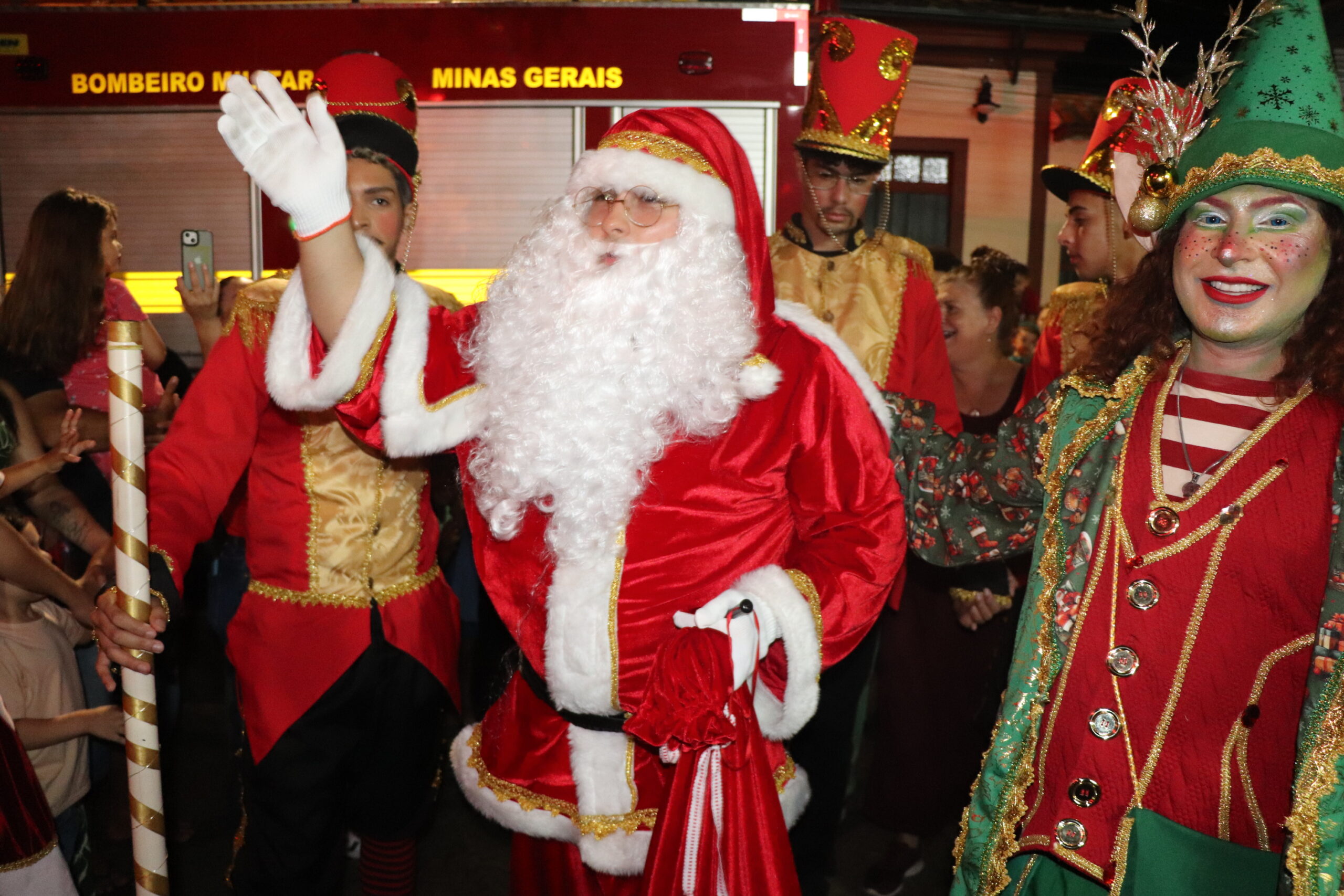 Chegada do Papai Noel marca início do Natal Mágico em Três Pontas