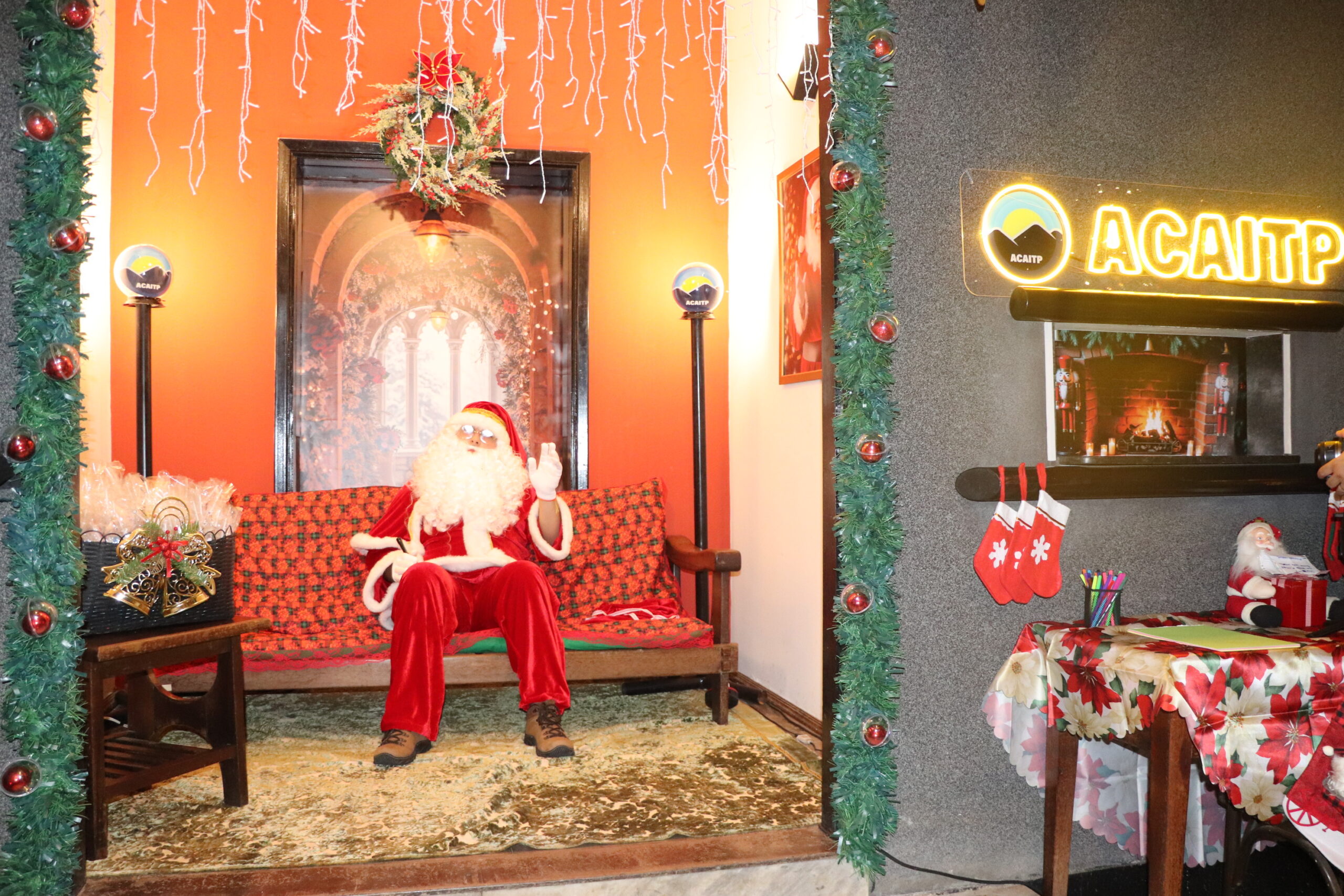 Hoje tem a segunda noite de Natal na Praça Cônego Victor