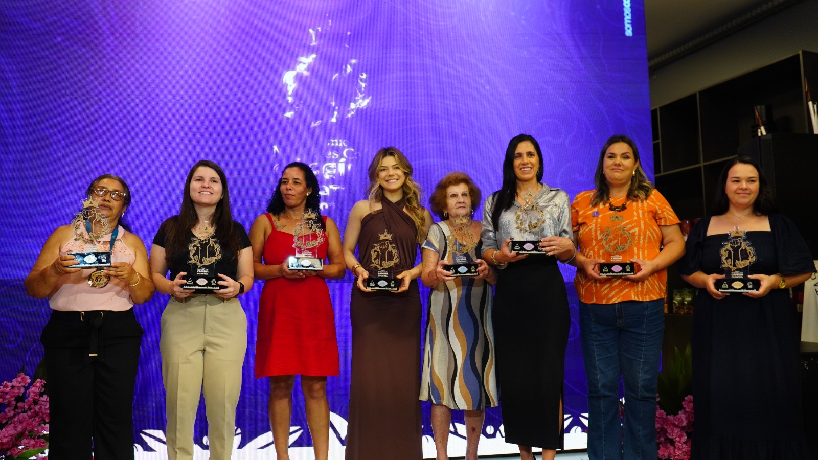 Cocatrel celebra os Melhores Cafés Cafeína Safra 2025/2026 e homenageia o protagonismo feminino no campo